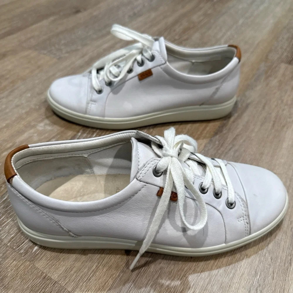 Ecco Soft 7 Size 38 White Sneakers Classic Low-Top Design